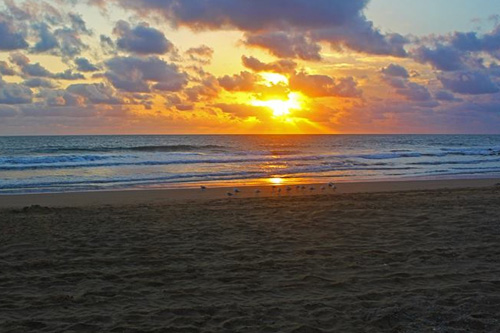 kellys-beach-sunrise