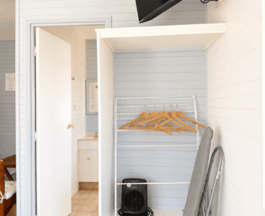 Studio Villa - Wardrobe - Bargara Gardens (1)